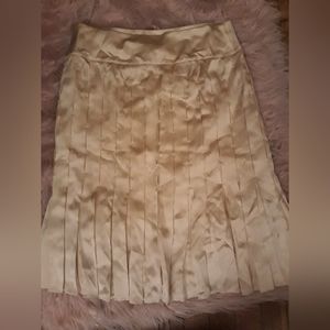 Beautiful Magaschoni cream colored silk skirt size 4